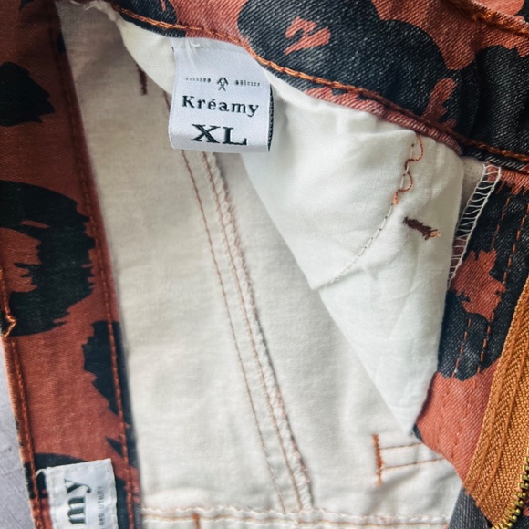 *SOLD* Kreamy NYC Leopard Print Mini Skirt - Picture 4 of 4